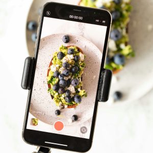 Smartphone Gourmet: Pro Food Photos with Your Phone
