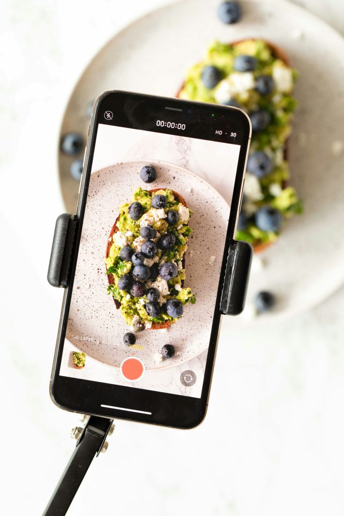 Smartphone Gourmet: Pro Food Photos with Your Phone